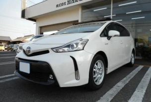    Toyota Prius Alpha 2015 , 800000 , 