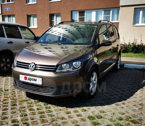    Volkswagen Touran 2012 , 860000 , 