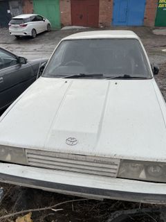 Седан Toyota Camry 1984 года, 111000 рублей, Красноярск