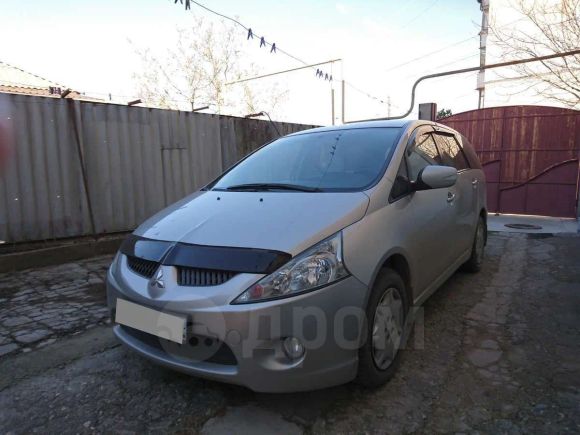    Mitsubishi Grandis 2009 , 700000 , 