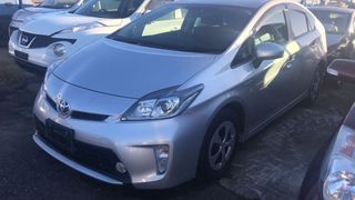 Лифтбек Toyota Prius 2015 года, 1500000 рублей, Красноярск