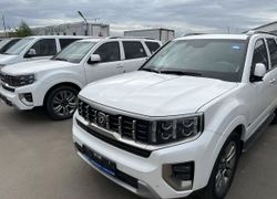 SUV или внедорожник Kia Mohave 2020 года, 4897000 рублей, Москва