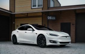 Лифтбек Tesla Model S 2018 года, 4700000 рублей, Хабаровск
