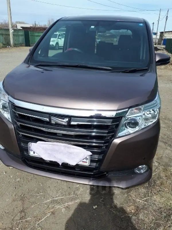    Toyota Noah 2014 , 1300000 , 