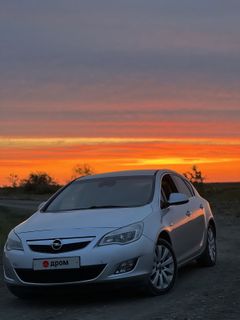 Хэтчбек Opel Astra 2010 года, 635000 рублей, Степное