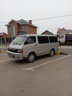 Минивэн или однообъемник Toyota Hiace 1996 года, 420000 рублей, Казань