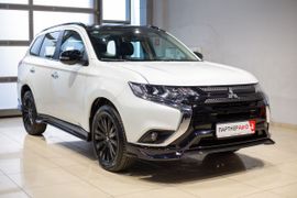 SUV или внедорожник Mitsubishi Outlander 2022 года, 4650000 рублей, Тюмень