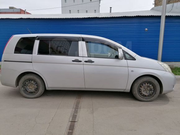    Toyota Isis 2006 , 440000 , 