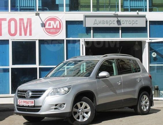 SUV   Volkswagen Tiguan 2011 , 695000 , 