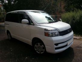    Toyota Voxy 2006 , 470000 , --