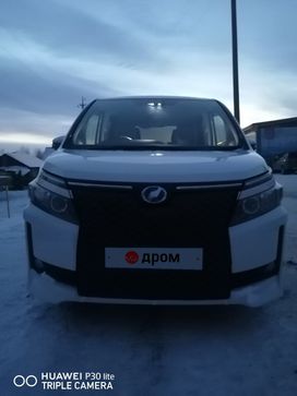    Toyota Voxy 2014 , 1550000 , 