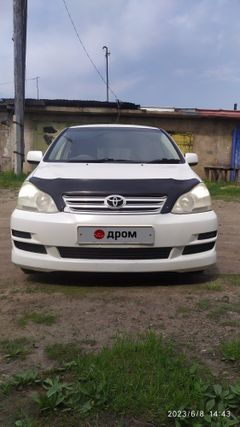 Минивэн или однообъемник Toyota Ipsum 2004 года, 885000 рублей, Иланский