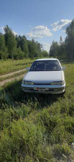 Седан Toyota Carina 1990 года, 100000 рублей, Новоомский