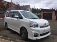    Toyota Voxy 2011 , 830000 , 