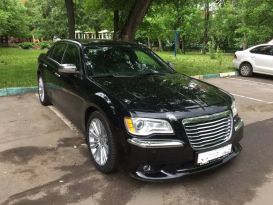 Седан Chrysler 300C 2013 года, 1350000 рублей, Москва