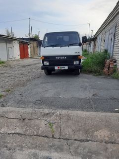 Бортовой грузовик Toyota Hiace 1988 года, 500000 рублей, Артём