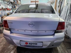 Седан Opel Astra Family 2013 года, 570000 рублей, Омск