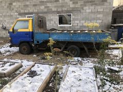 Бортовой грузовик Toyota Dyna 1992 года, 270000 рублей, Иркутск