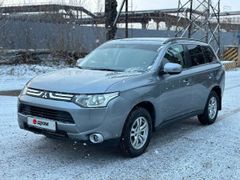 SUV или внедорожник Mitsubishi Outlander 2012 года, 1500000 рублей, Пермь