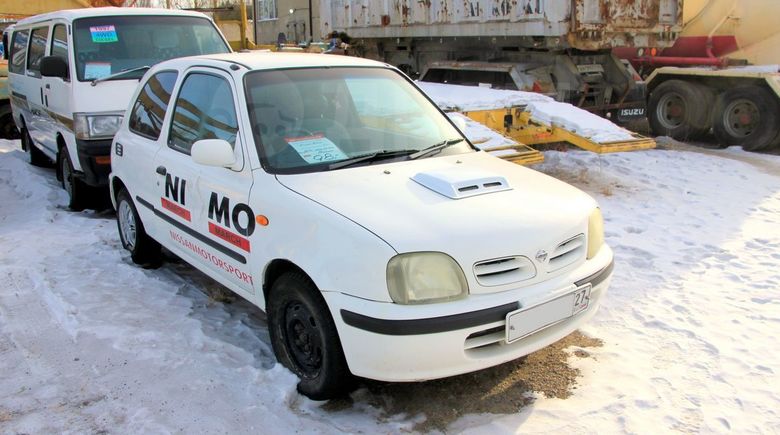  3  Nissan March 1999 , 98000 , 