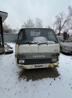 Бортовой грузовик Toyota Hiace 1995 года, 600000 рублей, Артём