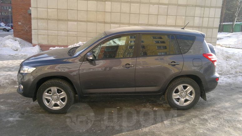 SUV   Toyota RAV4 2011 , 930000 , 