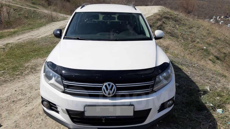 SUV   Volkswagen Tiguan 2011 , 630000 , 