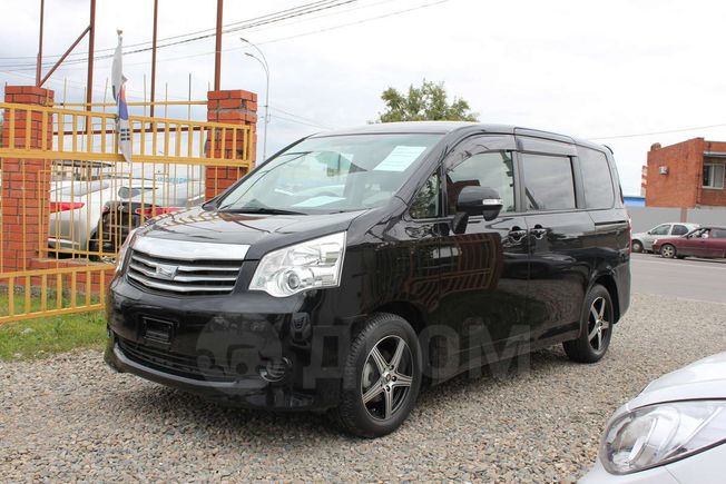    Toyota Noah 2011 , 830000 , 