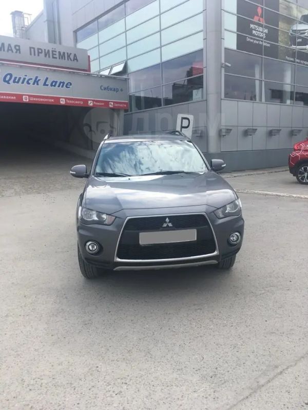 SUV   Mitsubishi Outlander 2012 , 740000 , 