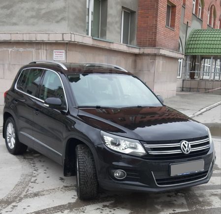 SUV   Volkswagen Tiguan 2012 , 880000 , 