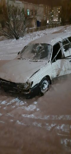 Универсал Toyota Corolla 1998 года, 180000 рублей, Нерюнгри