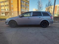Универсал Opel Astra 2010 года, 616000 рублей, Омск