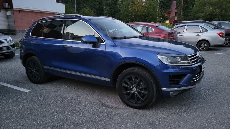 SUV   Volkswagen Touareg 2015 , 2499000 , 