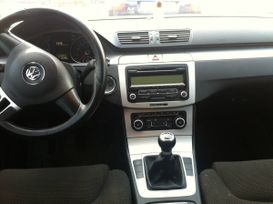  Volkswagen Passat 2010 , 560000 , 