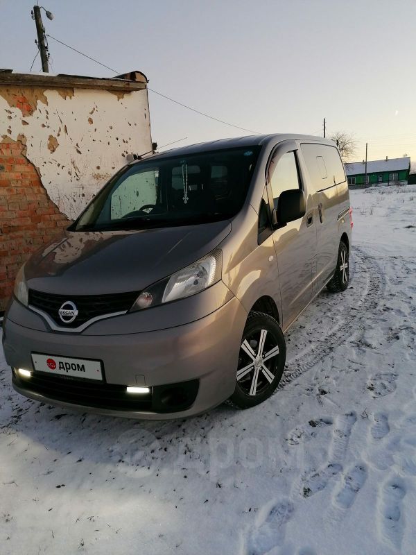    Nissan NV200 2010 , 700000 , 