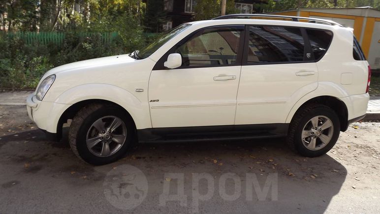 SUV   SsangYong Rexton 2010 , 900000 , 