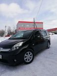    Toyota Isis 2011 , 750000 , 