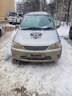 Минивэн или однообъемник Toyota Corolla Spacio 1999 года, 450000 рублей, Нижневартовск