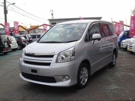    Toyota Noah 2009 , 920000 , 