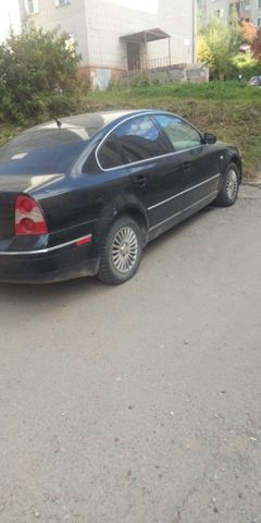 Седан Volkswagen Passat 2002 года, 275000 рублей, Киров