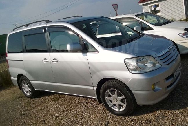    Toyota Noah 2002 , 405000 , 