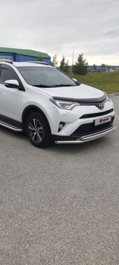 SUV или внедорожник Toyota RAV4 2018 года, 2150000 рублей, Ханты-Мансийск