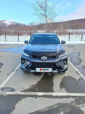 SUV или внедорожник Toyota Fortuner 2021 года, 5800000 рублей, Южно-Сахалинск
