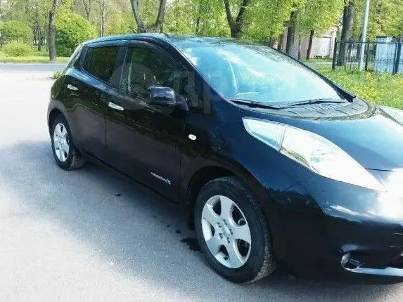  Nissan Leaf 2012 , 260000 , 