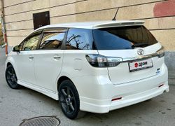 Минивэн или однообъемник Toyota Wish 2015 года, 2100000 рублей, Новосибирск