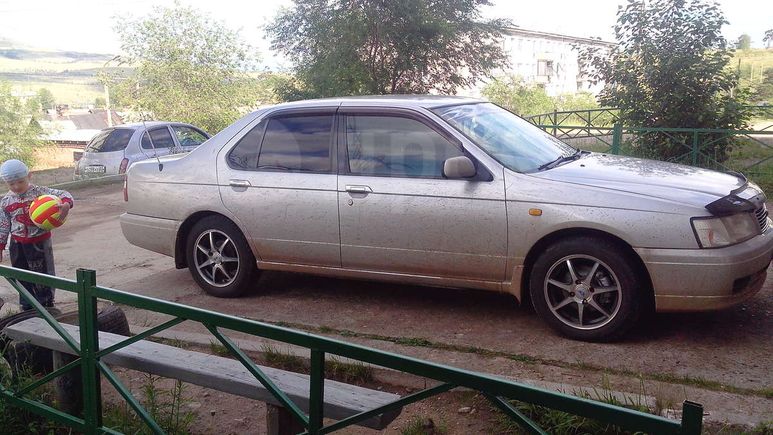  Nissan Bluebird 1999 , 210000 , 