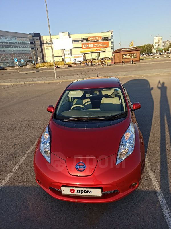  Nissan Leaf 2011 , 500000 , 