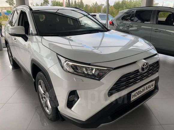 SUV   Toyota RAV4 2020 , 2420000 , 