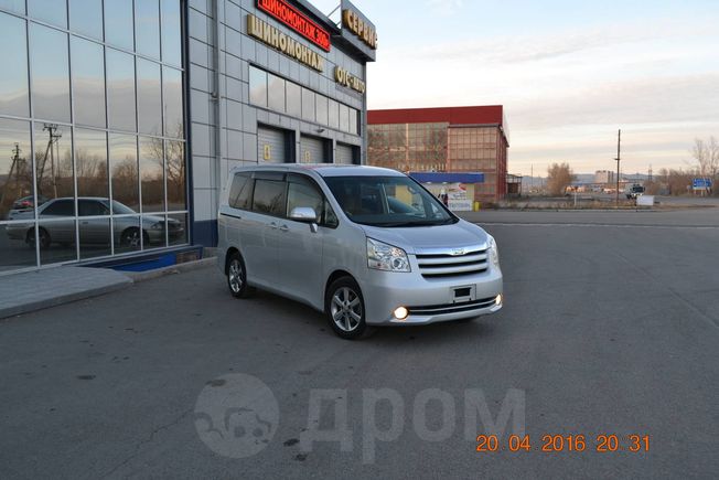    Toyota Noah 2010 , 850000 , 