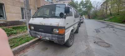 Минивэн или однообъемник Nissan Vanette 1995 года, 190000 рублей, Находка